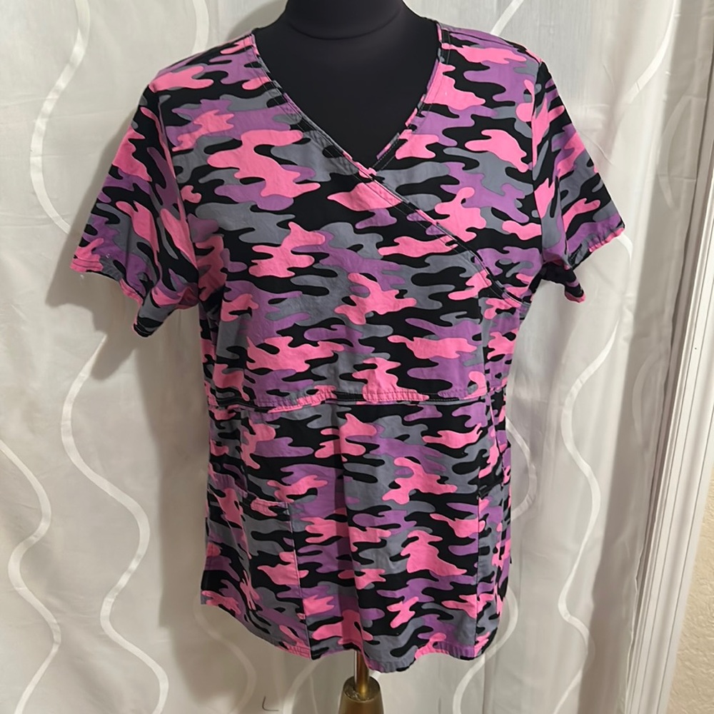 ScrubStar, Pink, Lavender, Gray & Black, Camo Print Top, Size Large